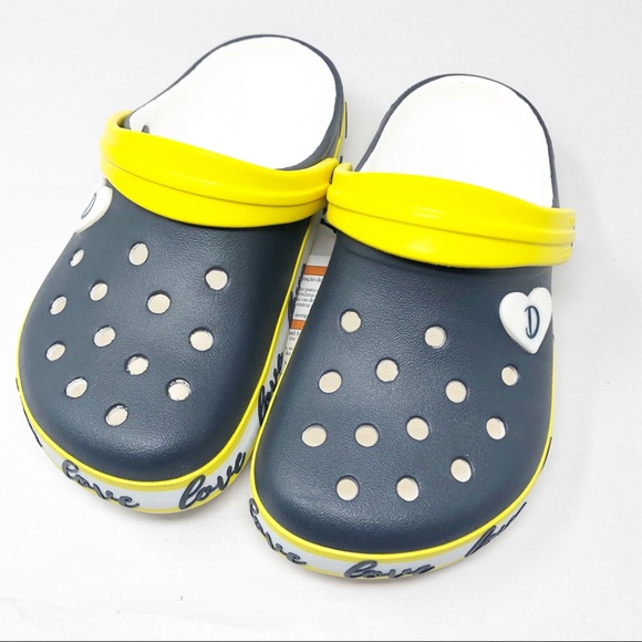 drew barrymore crocs ad